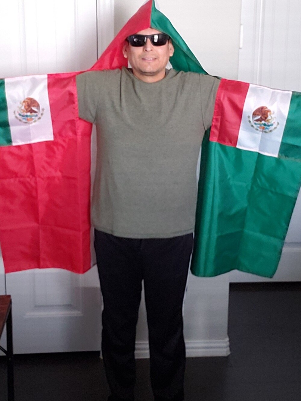 MEXICO 2026 World Cup souvenir fan kit big flag scarf hat - Picture 2 of 7